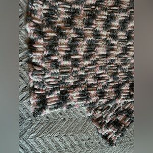 Handmade crochet baby blanket (pink/gray/white basket weave)